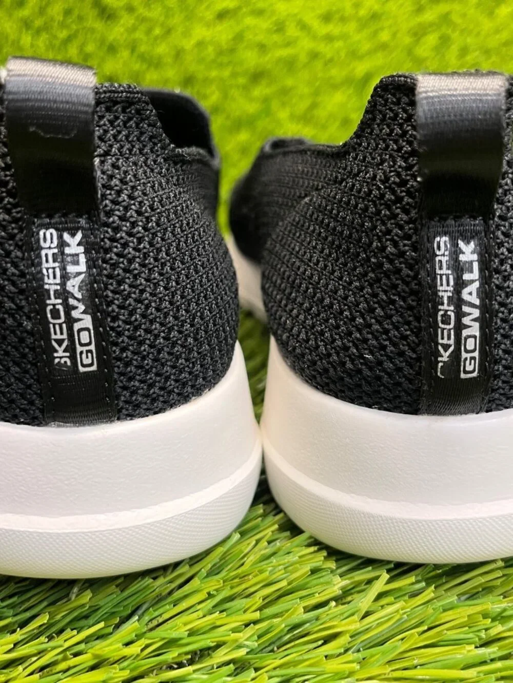 Skechers GOwalk Joy Womens Size 5.5 Black Walking Comfort Slip-Ins Shoes Sneaker
